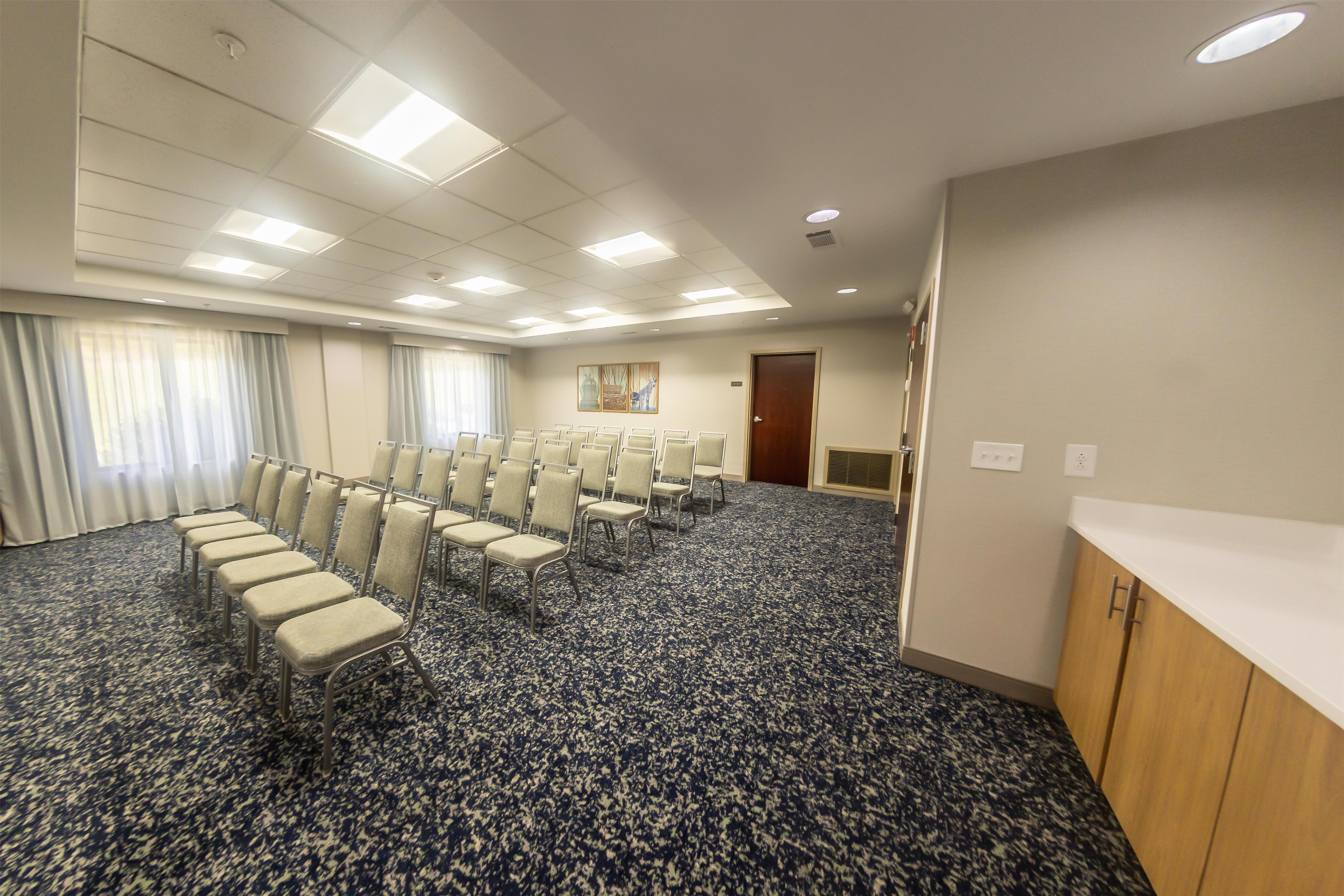 Meeting Room | Hampton Inn Winfield