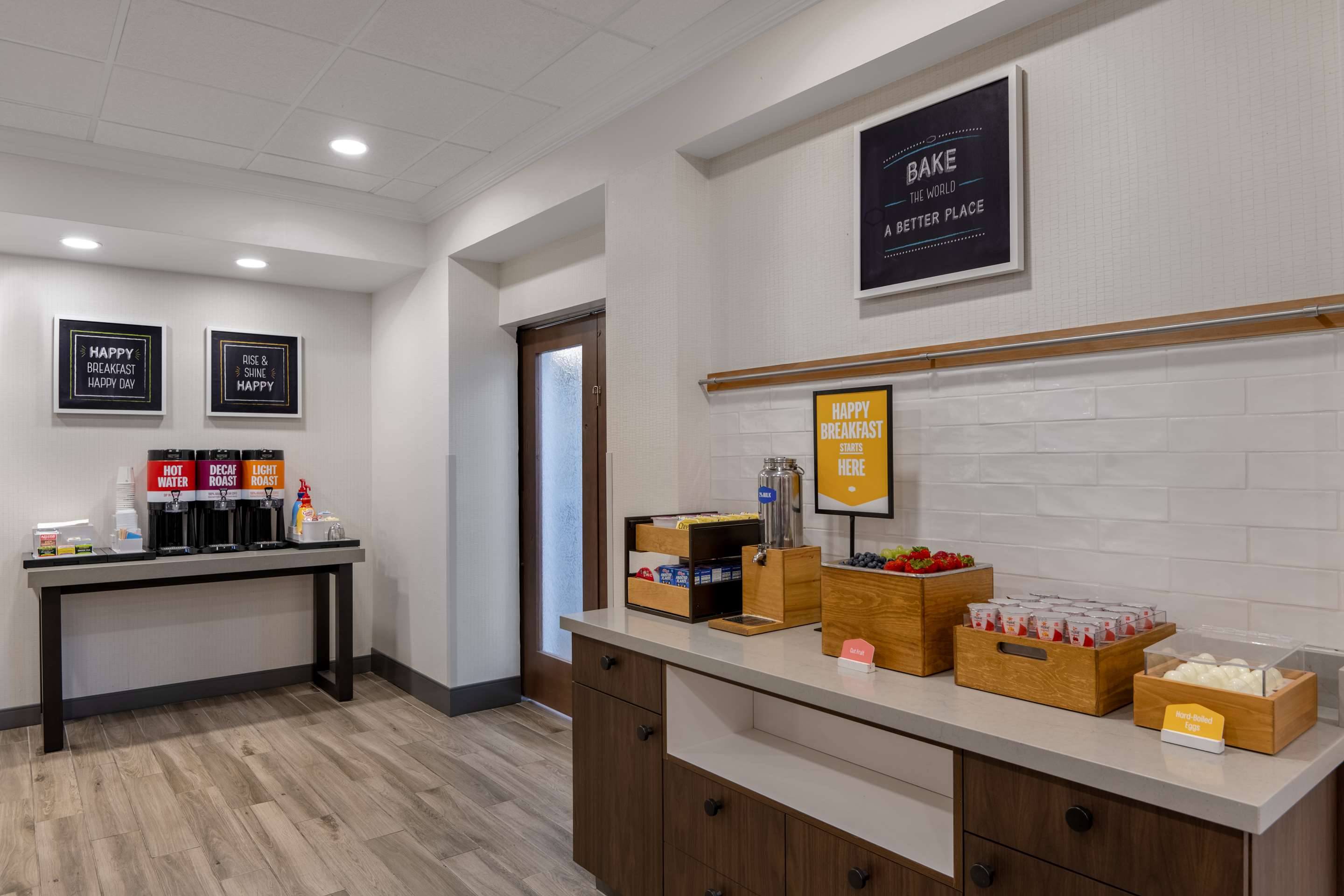Breakfast Area | Hampton Inn & Suites Billings West I-90