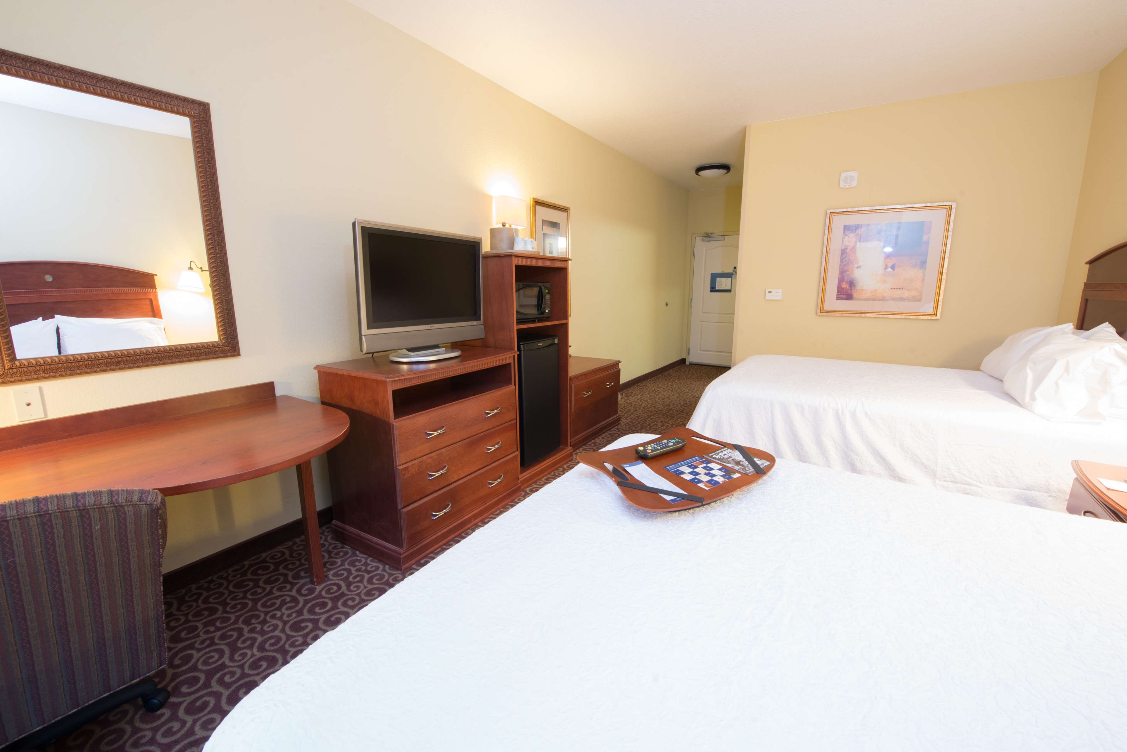 Hampton Inn by Hilton Bismarck Room Type - 2QNS REFRIG MICRO NOSMOK
