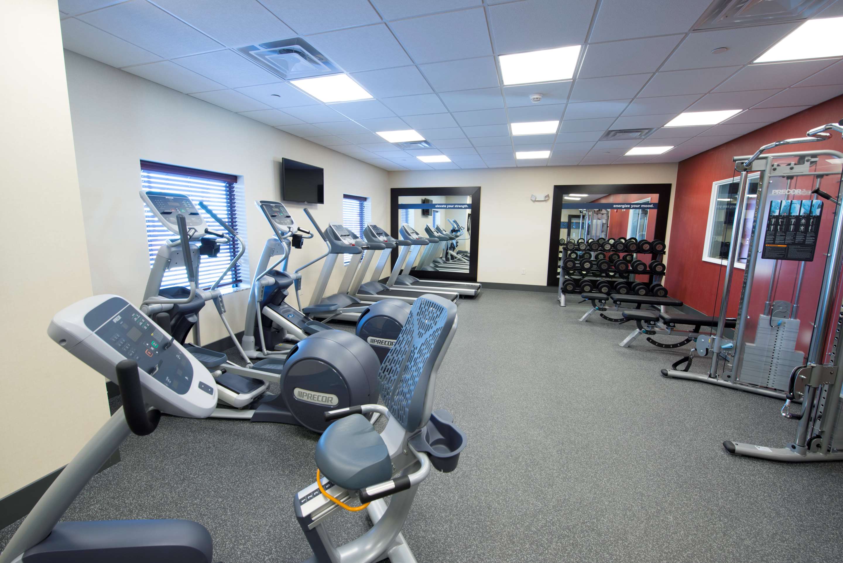 Health club fitness center gym | Hampton Inn & Suites Bismarck Northwest