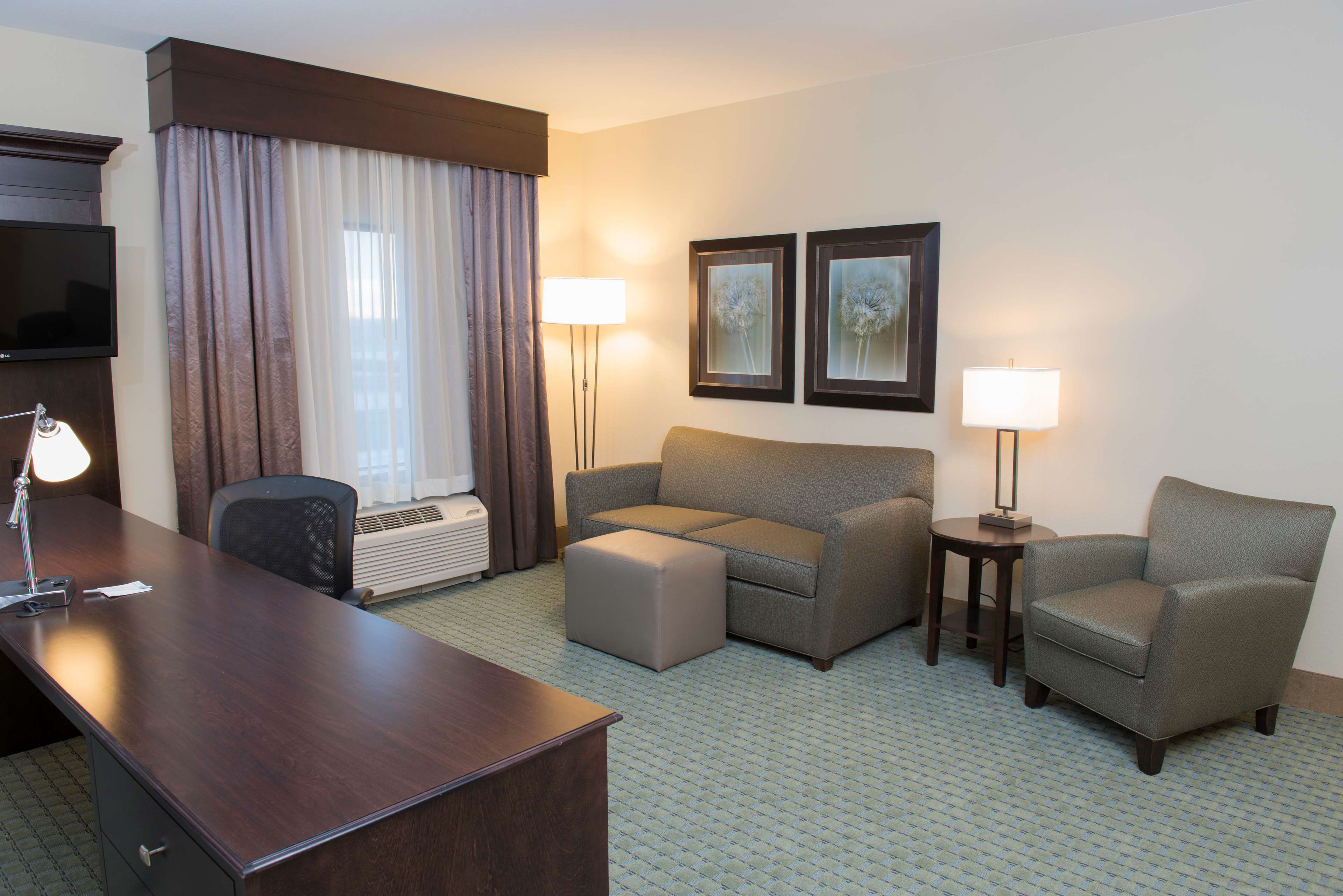 Hampton Inn & Suites by Hilton Bismarck Northwest Room Type - 2QN STDO MIC FRIDG WTBR NS