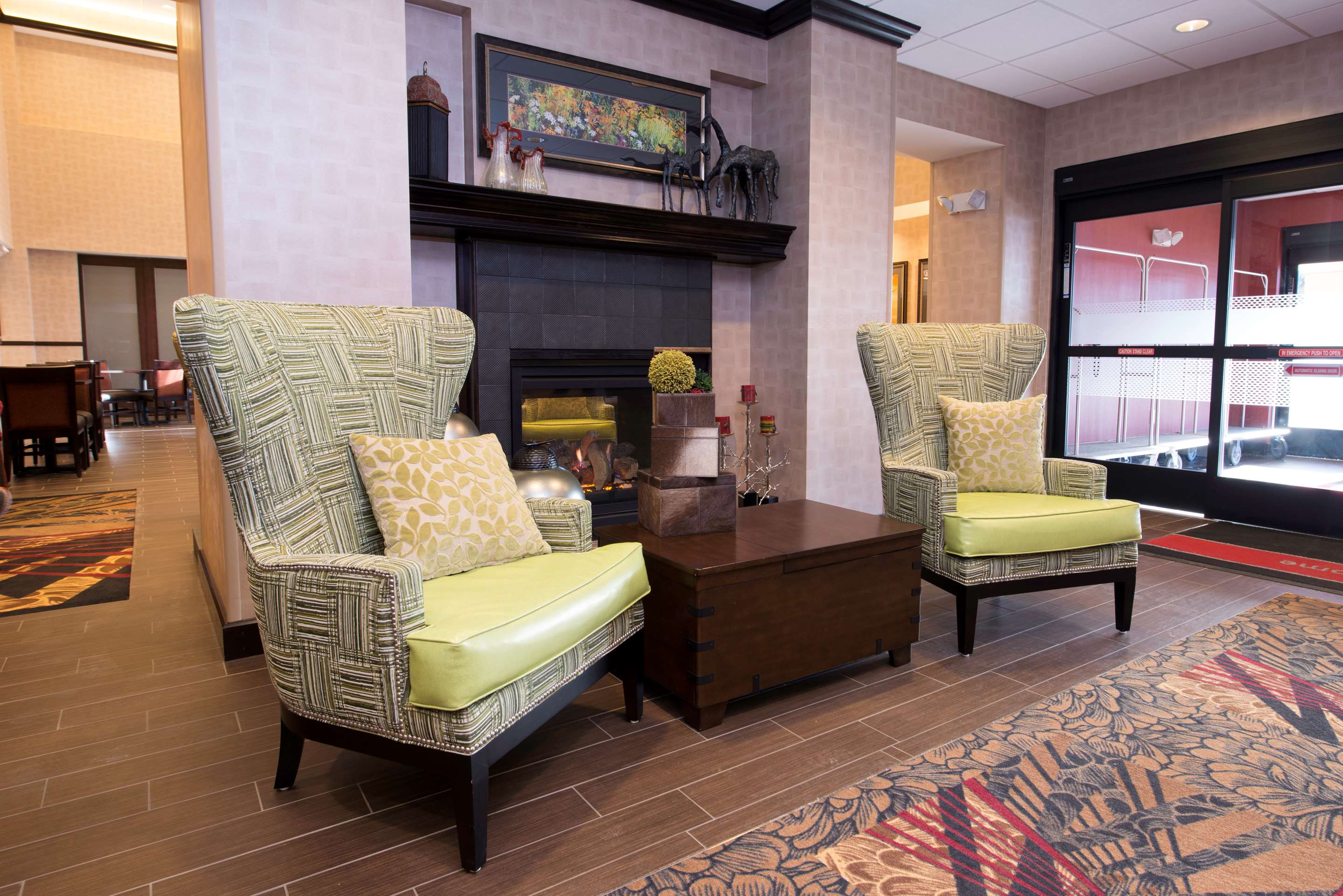 Reception | Hampton Inn & Suites Bismarck Northwest