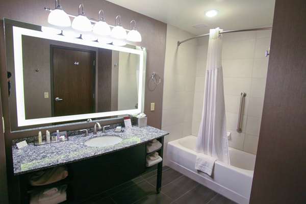  - DoubleTree by Hilton Hotel Bemidji