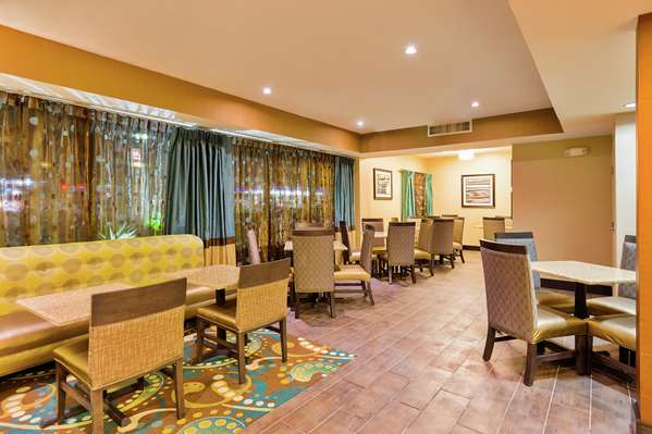 Restaurant - Hampton Inn Bakersfield