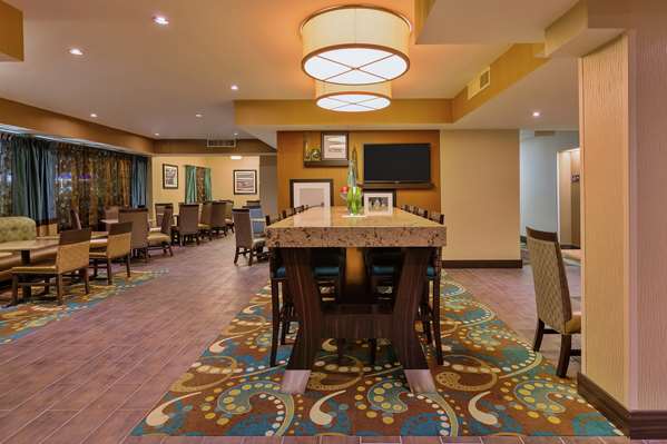 Restaurant - Hampton Inn Bakersfield