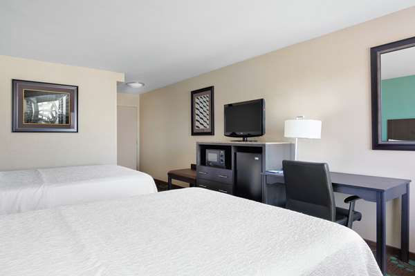  - Hampton Inn Bakersfield