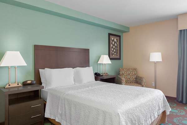  - Hampton Inn Bakersfield