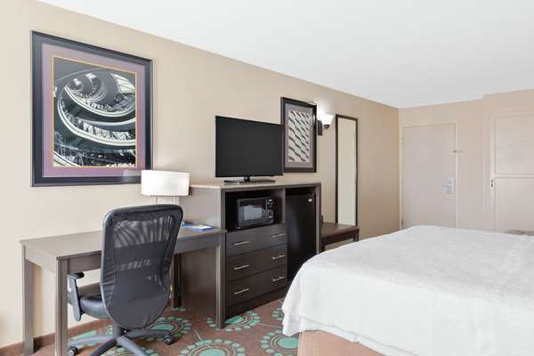  - Hampton Inn Bakersfield