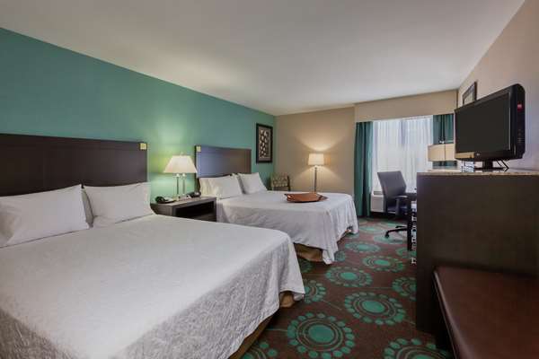  - Hampton Inn Bakersfield