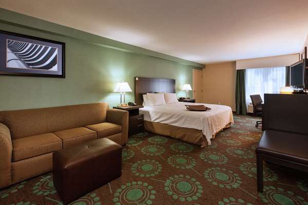  - Hampton Inn Bakersfield