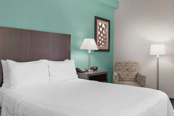  - Hampton Inn Bakersfield