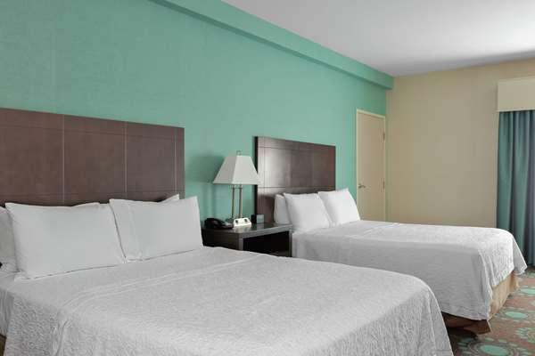  - Hampton Inn Bakersfield