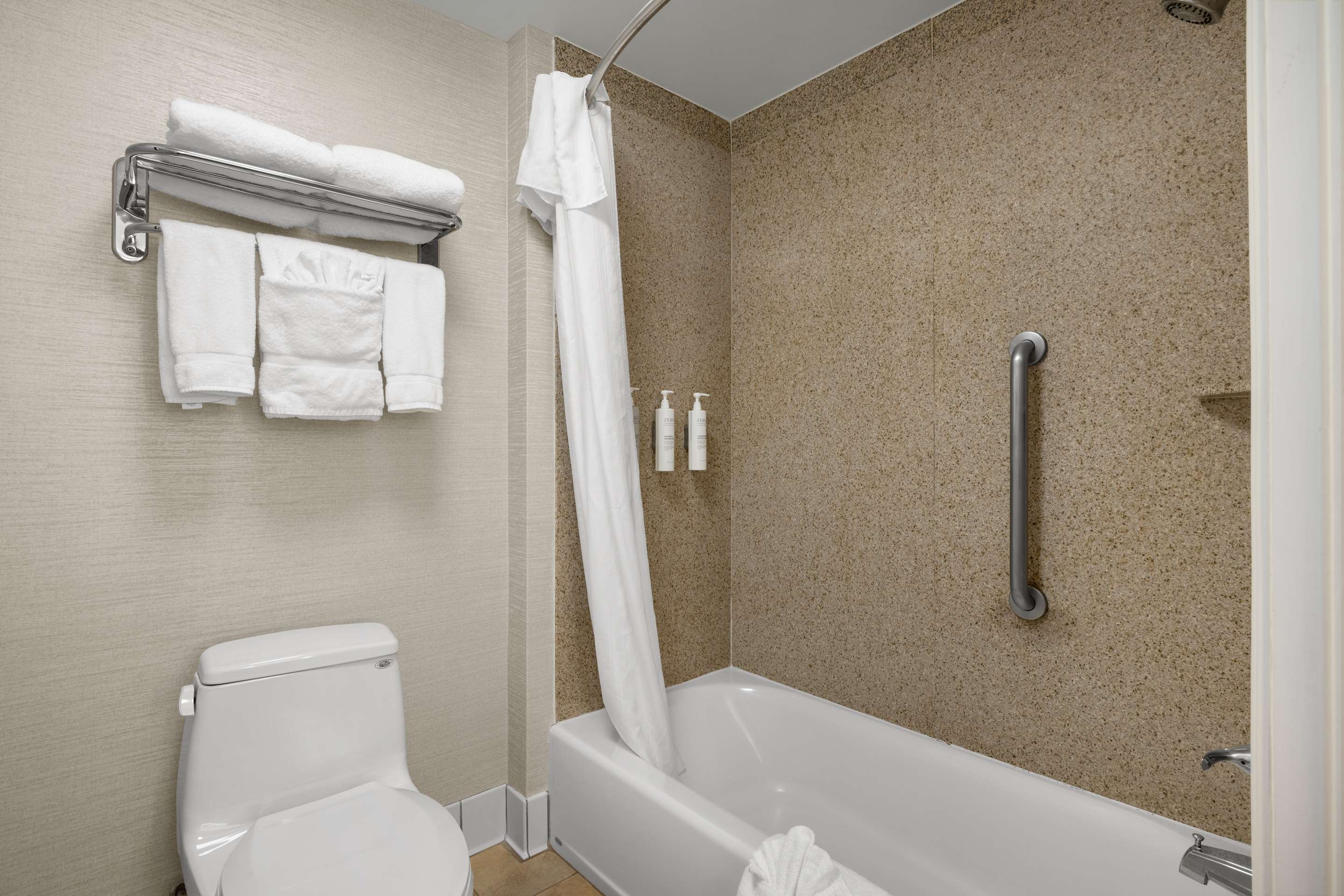 Guest room bath