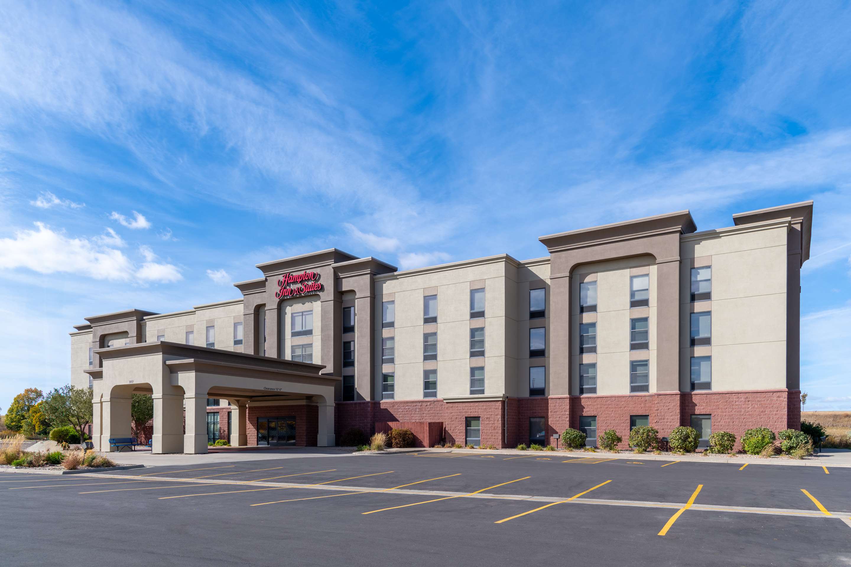 Exterior | Hampton Inn & Suites Brookings