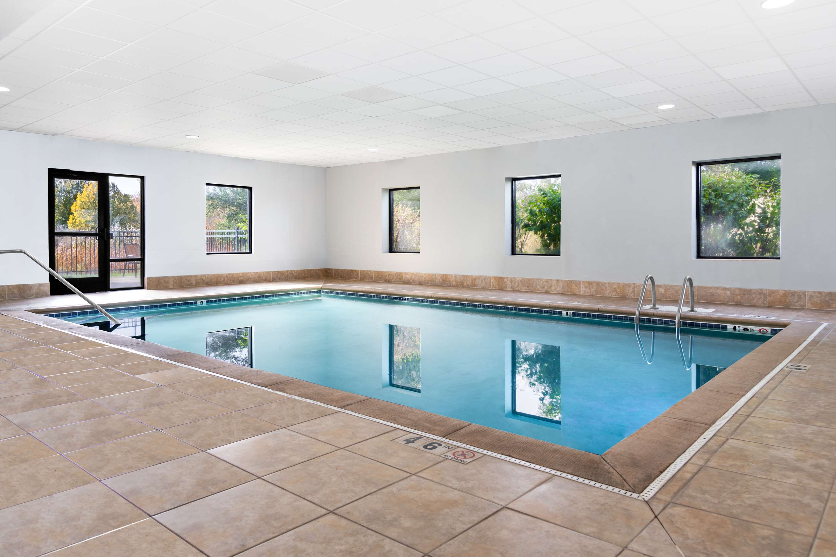 Pool | Hampton Inn & Suites Brookings