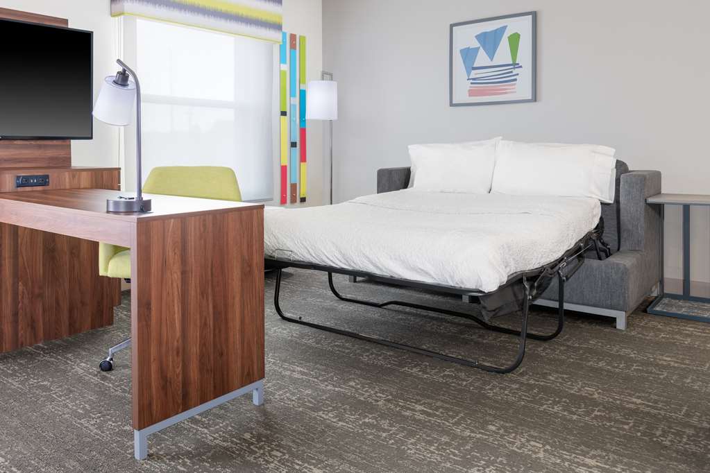 Hampton Inn &amp; Suites Brookings-guestroom-Guest Room,On-Site.jpg