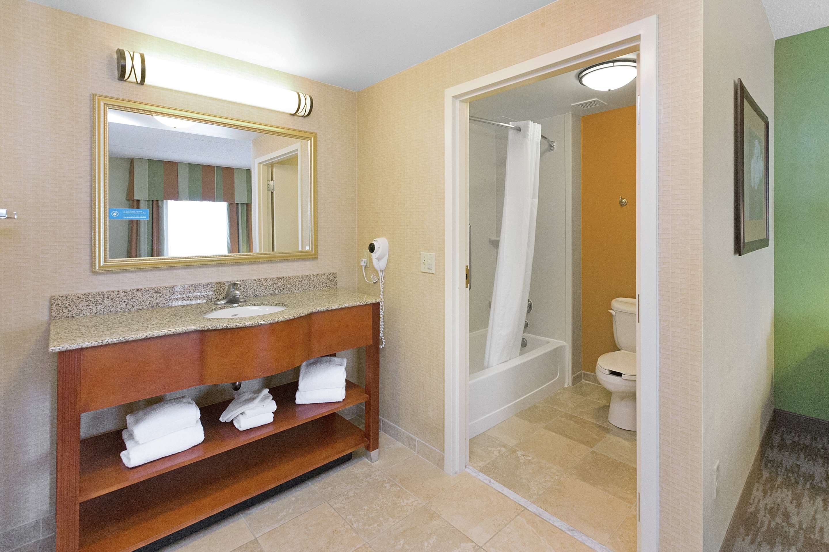 Guest room bath