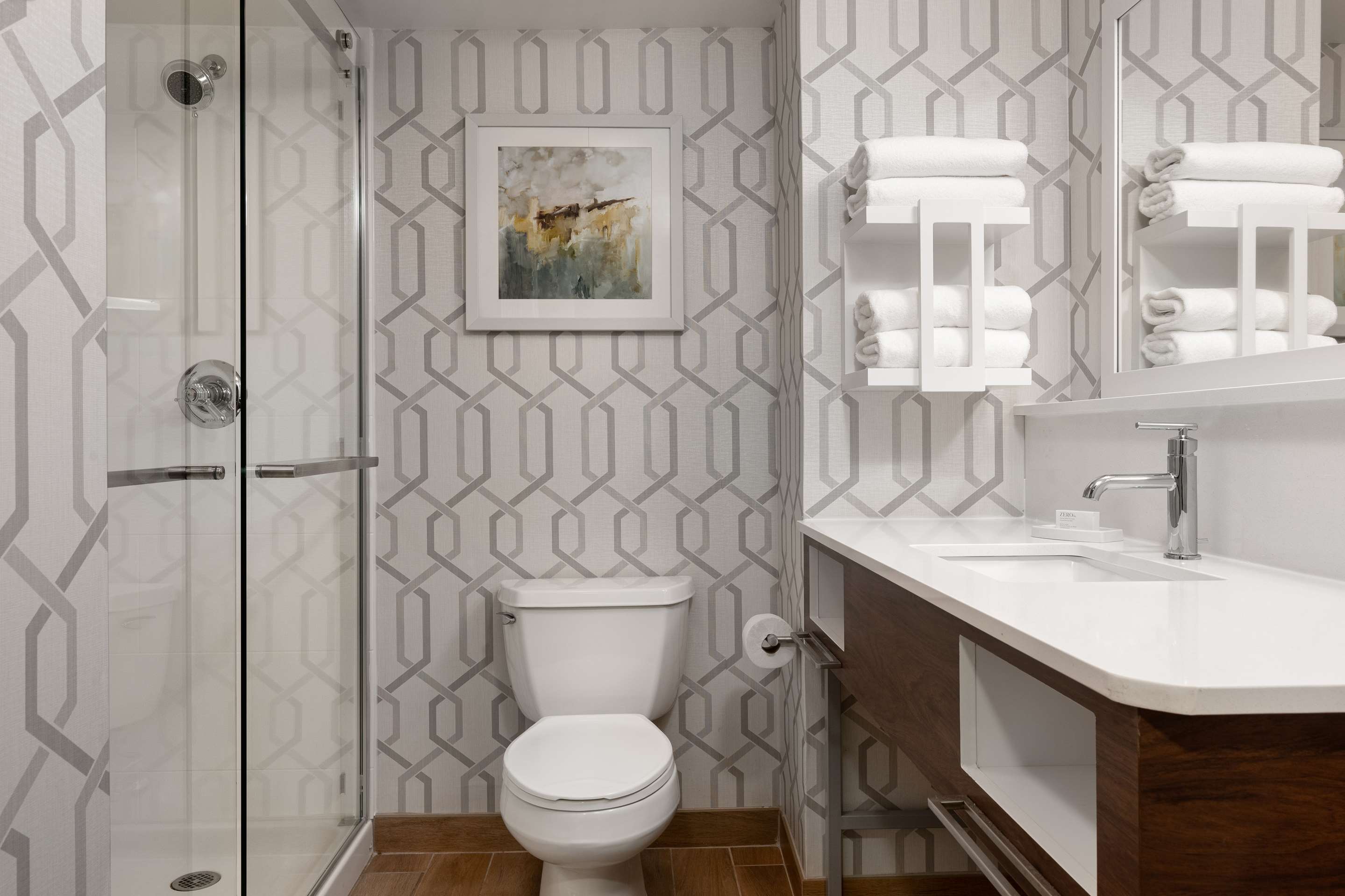 Guest room bath
