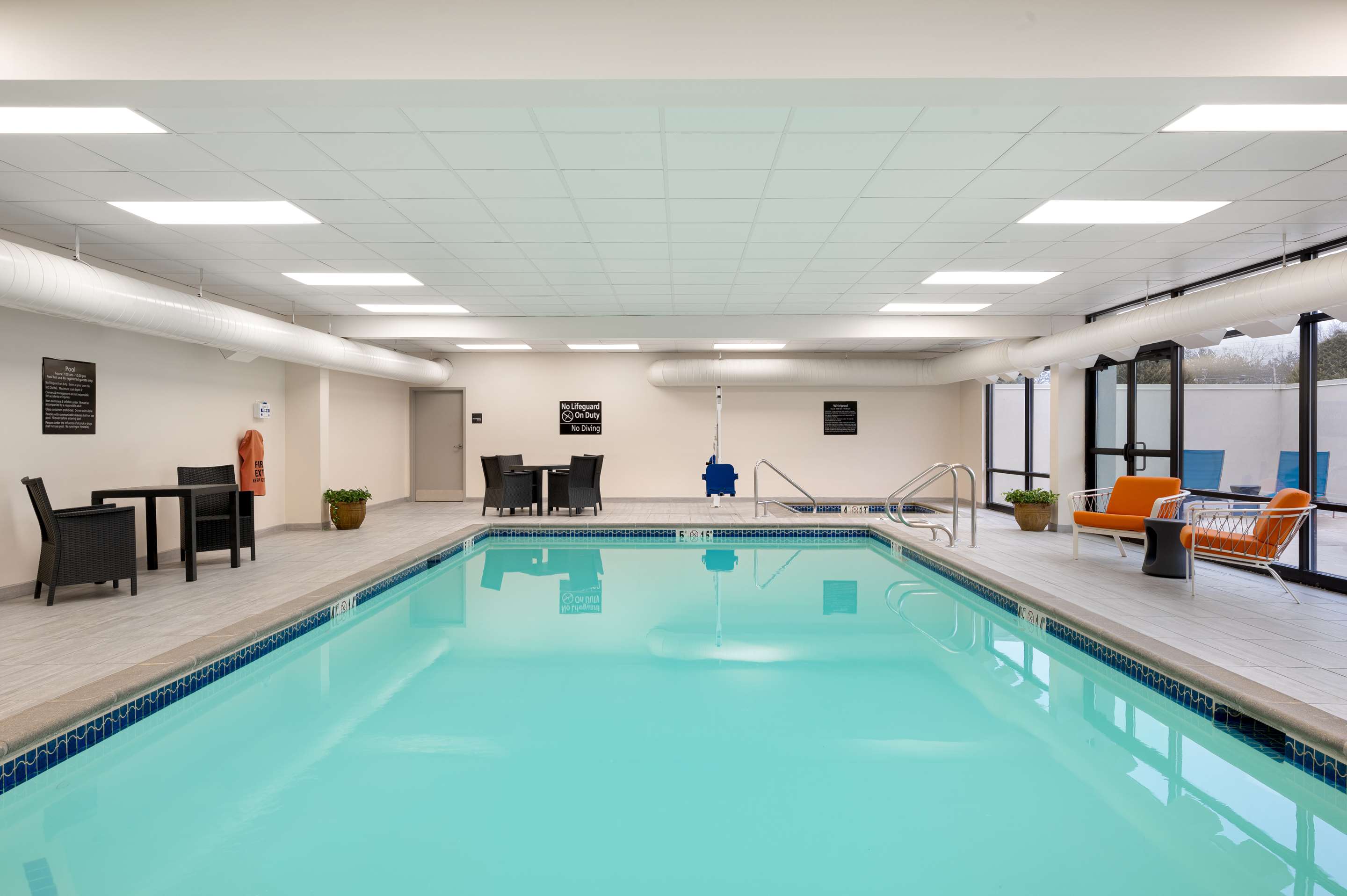 Pool | Hampton Inn Bloomsburg