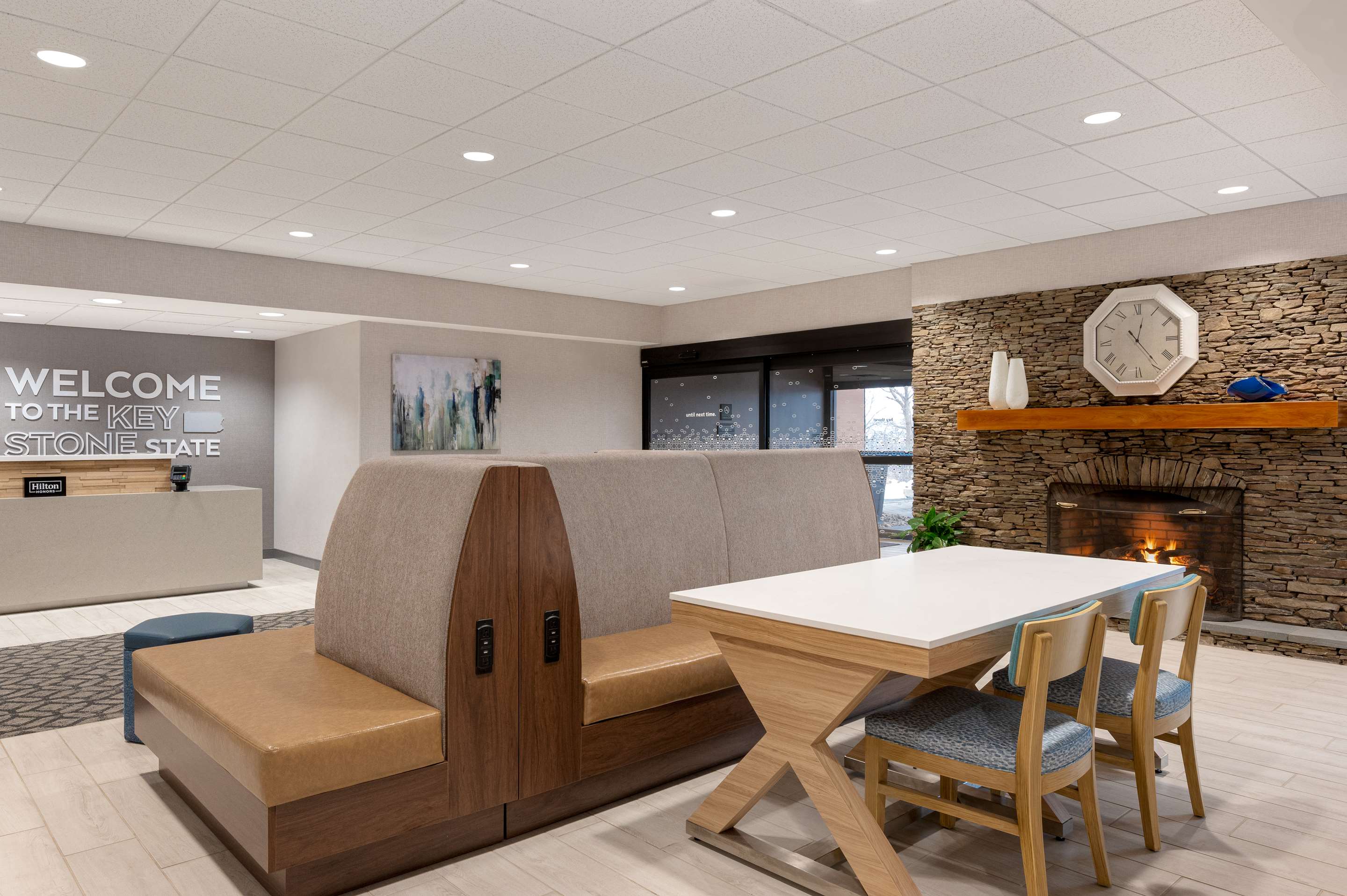 Lobby | Hampton Inn Bloomsburg