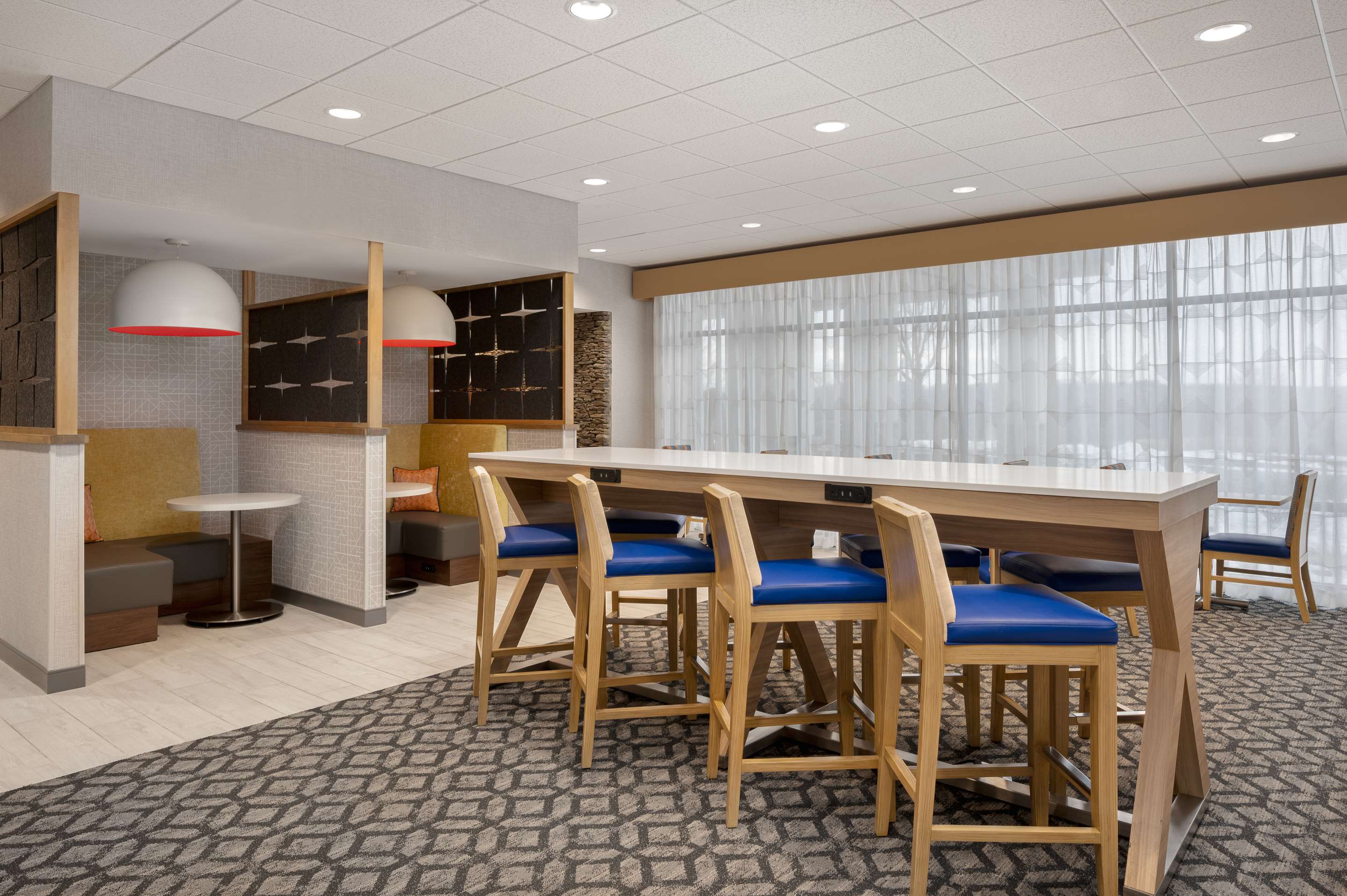 Breakfast Area | Hampton Inn Bloomsburg