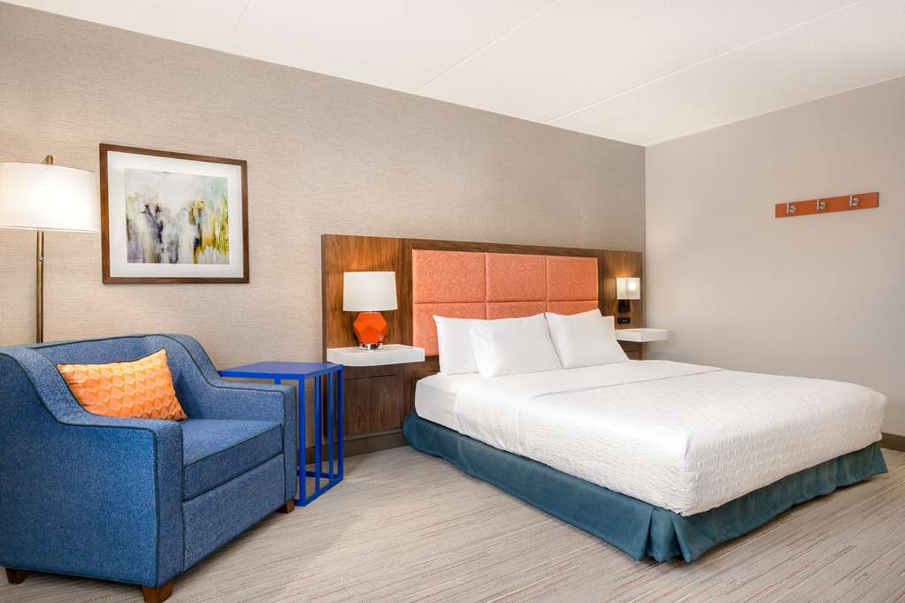 Hampton Inn Bloomsburg-guestroom-Guest Room,On-Site.jpg