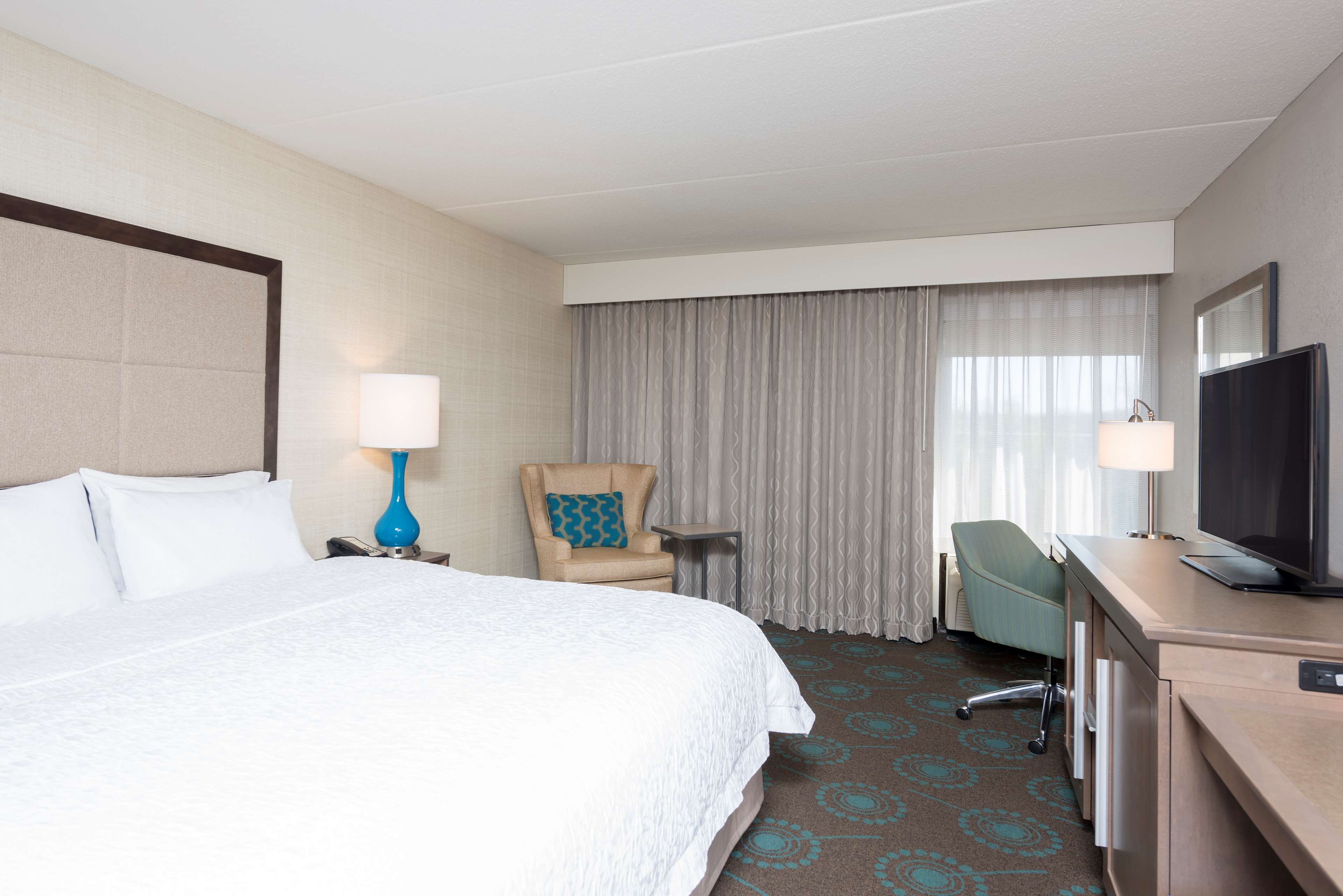 Hampton Inn Bloomington Room Type - KING STANDARD-NON SMOKING