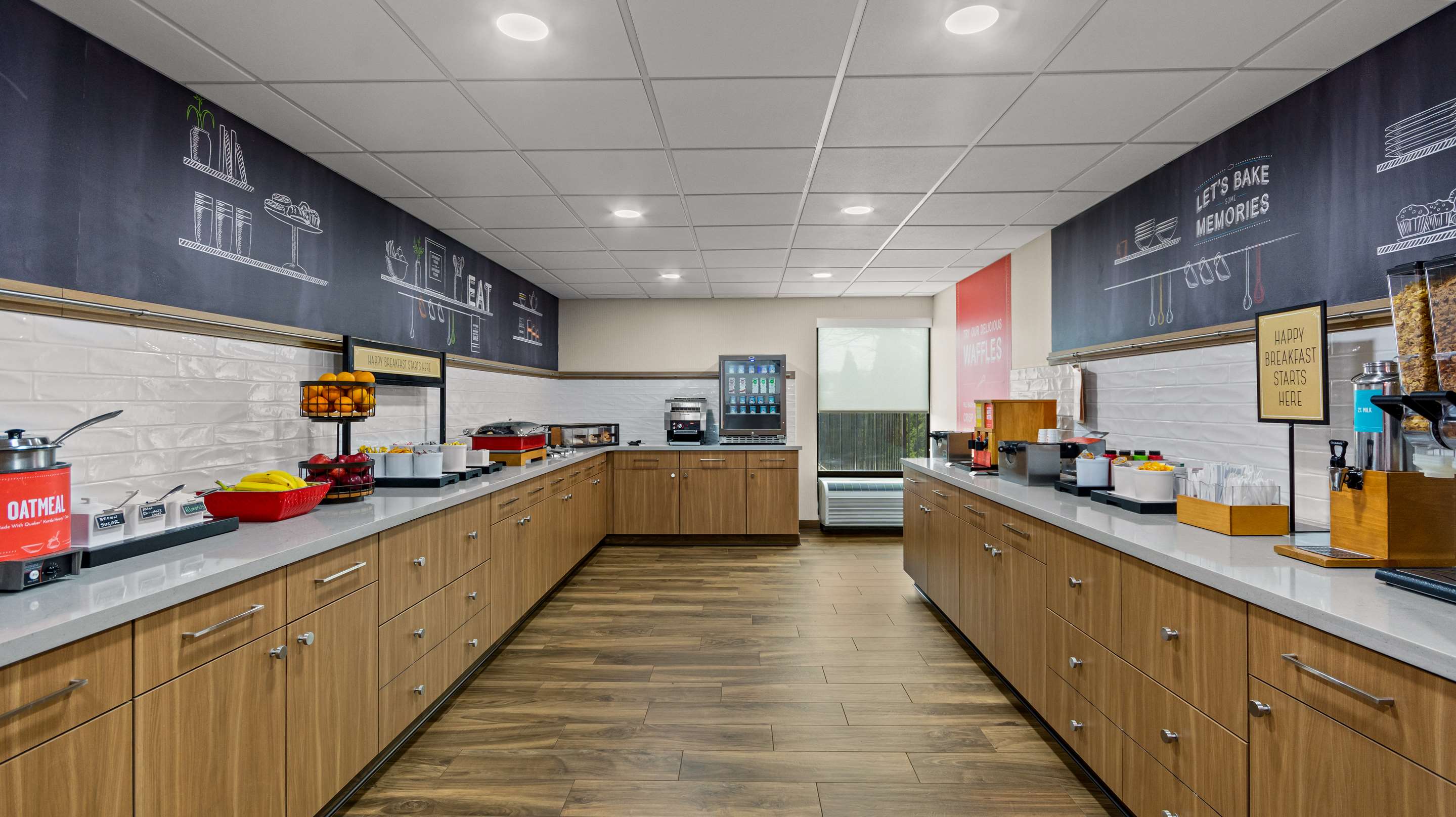 Breakfast Area | Hampton Inn Bloomington