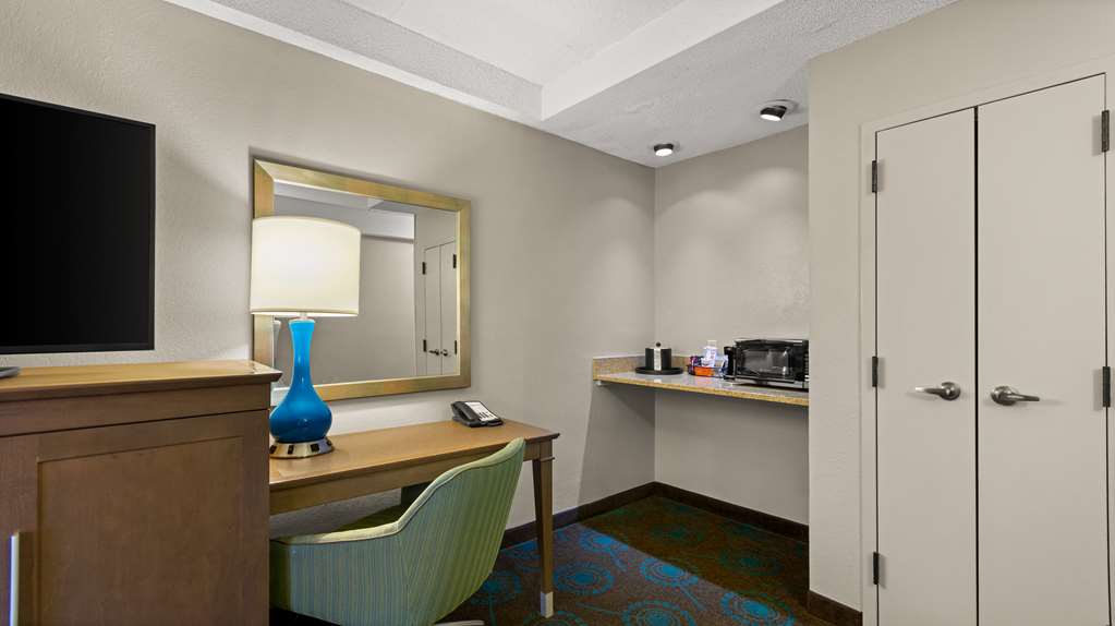 Hampton Inn Bloomington Room Type - 1 KING 1BDRM SUITE NONSMOK