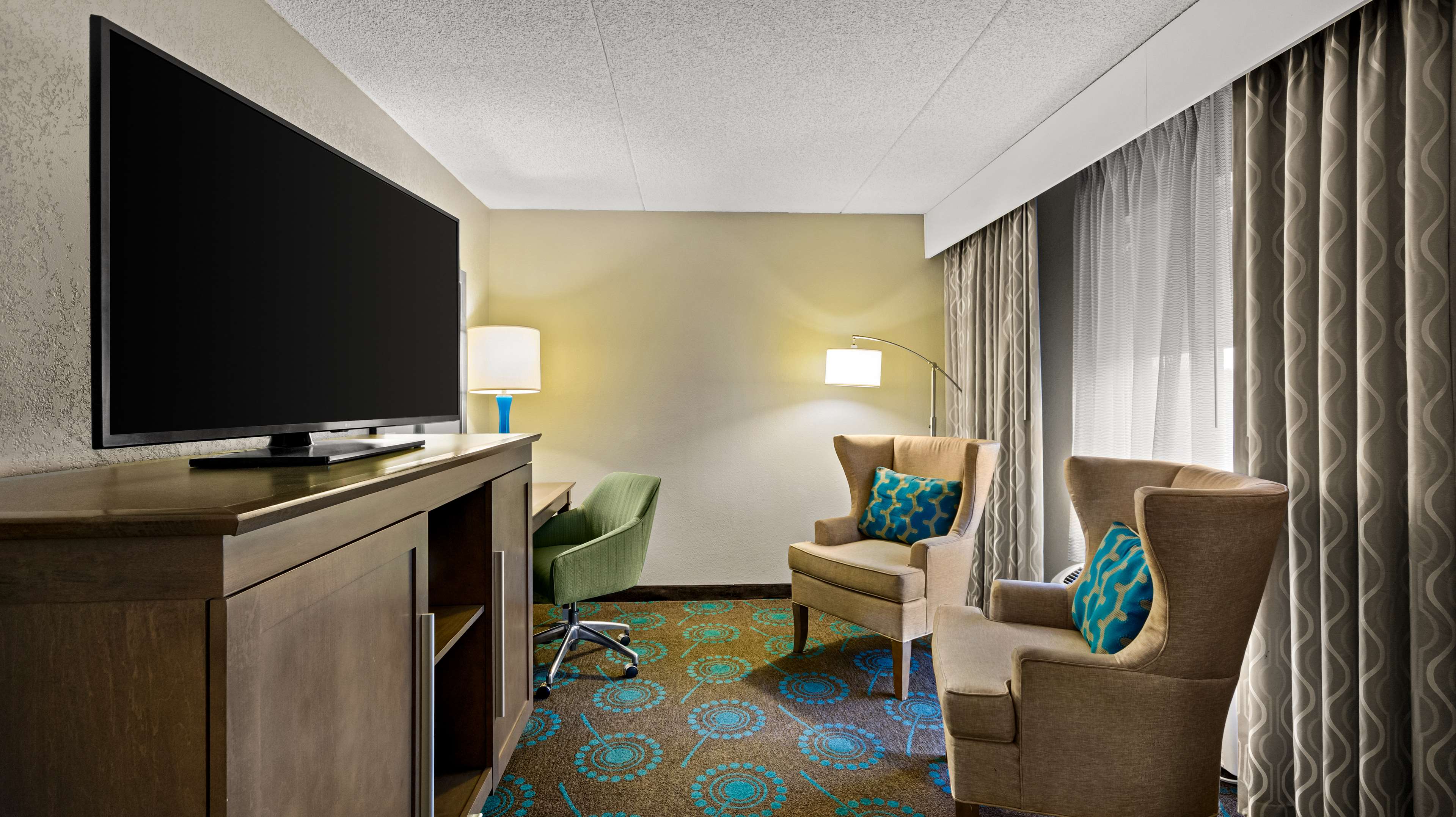 Hampton Inn Bloomington Room Type - ROLL- IN SHOWER SUITE-NO-S