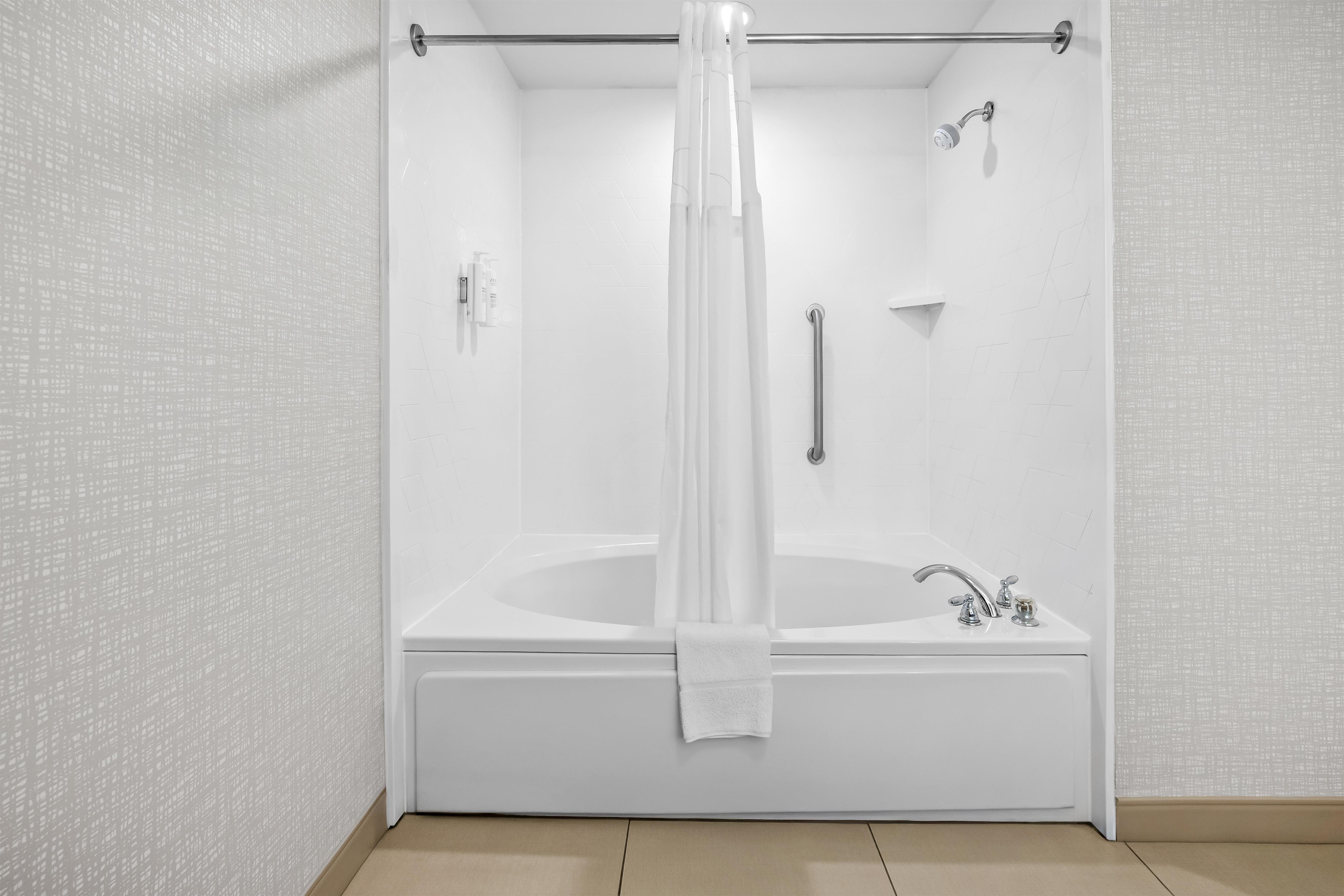 Hampton Inn by Hilton Bloomington West Room Type - 1KNG STUDIO WHIRLPL NOSMOK