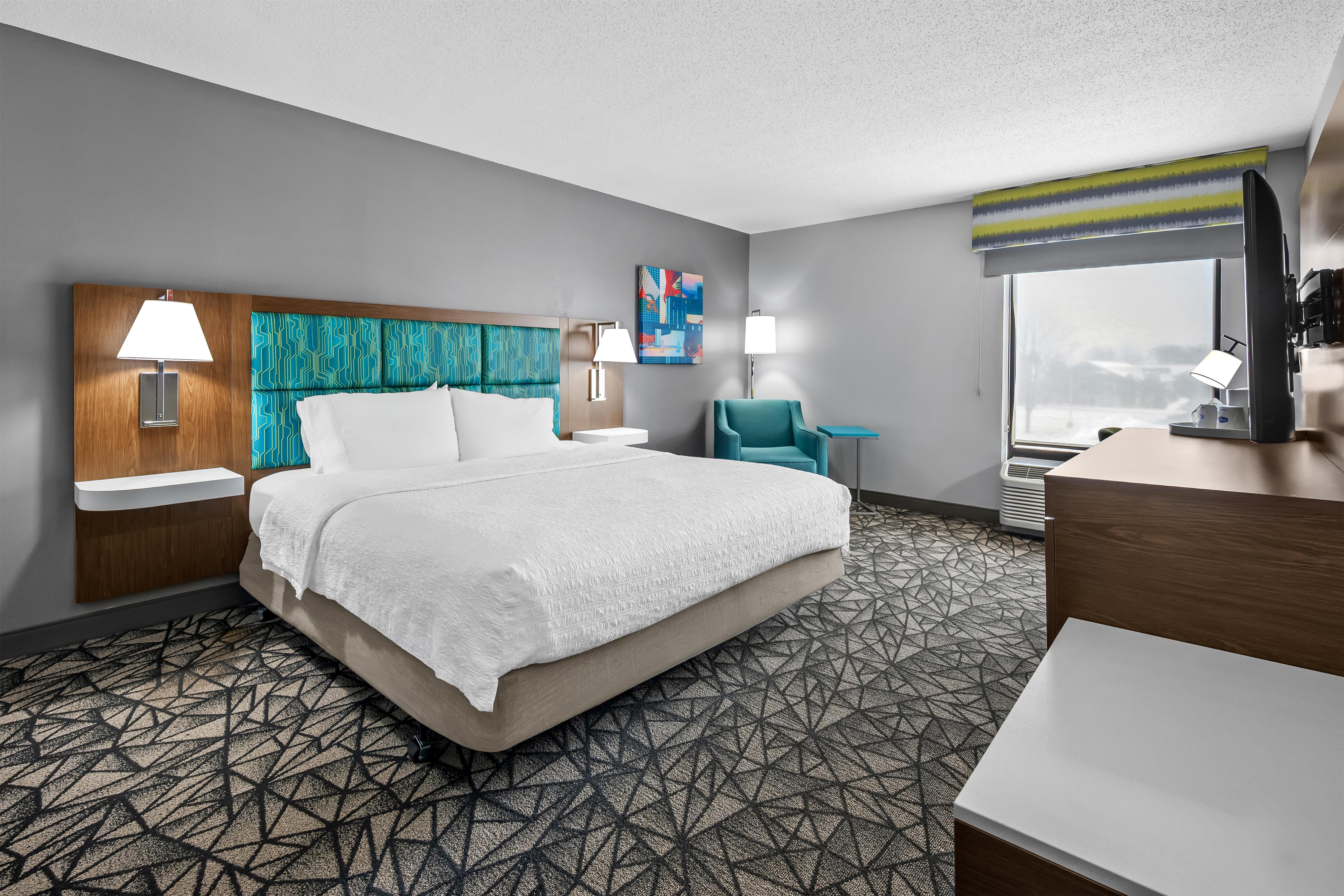 Hampton Inn by Hilton Bloomington West Room Type - 1KNG MOB HEAR ACC W TUB NS