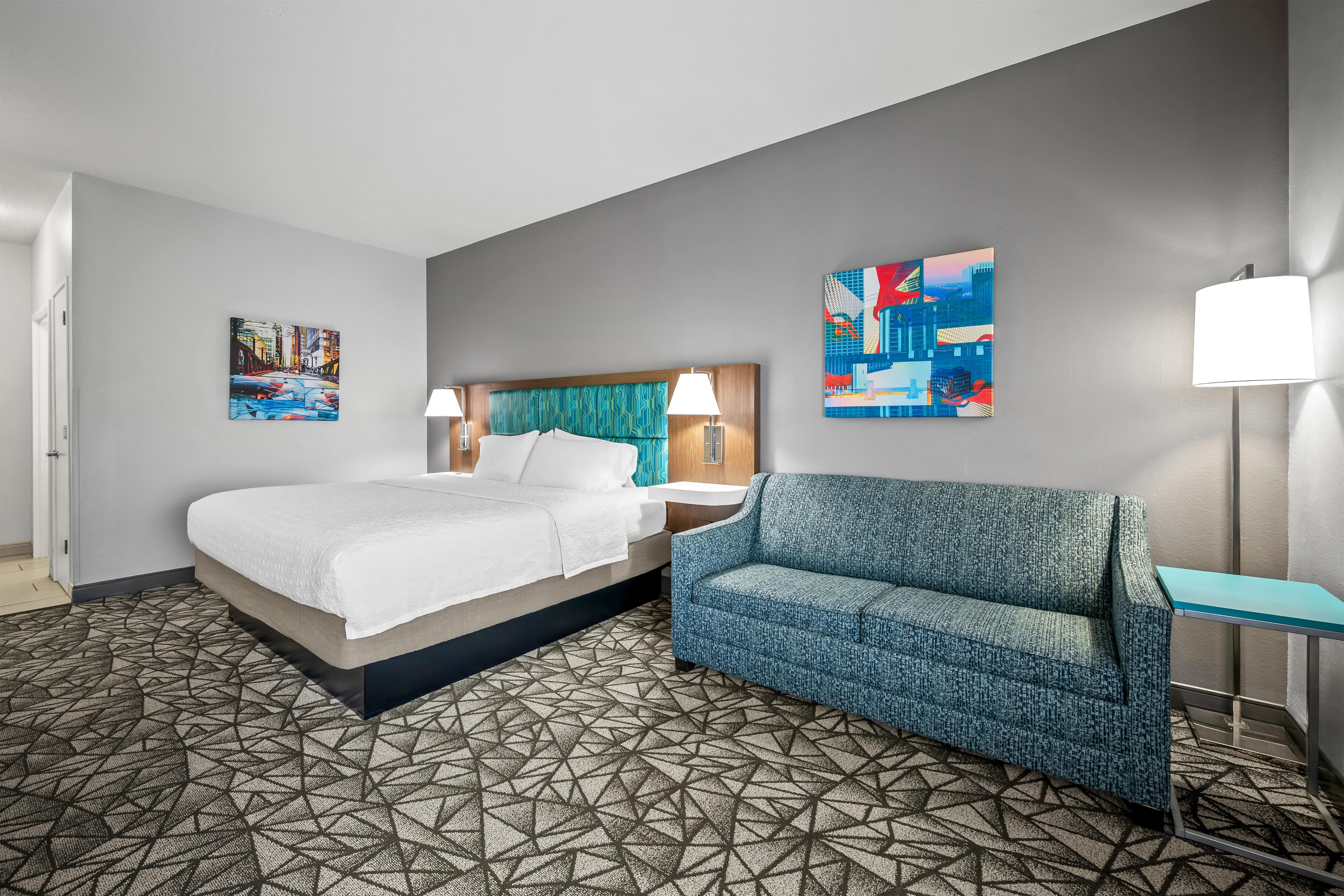 Hampton Inn by Hilton Bloomington West Room Type - 1KING STUDY SOFABED NOSMOK
