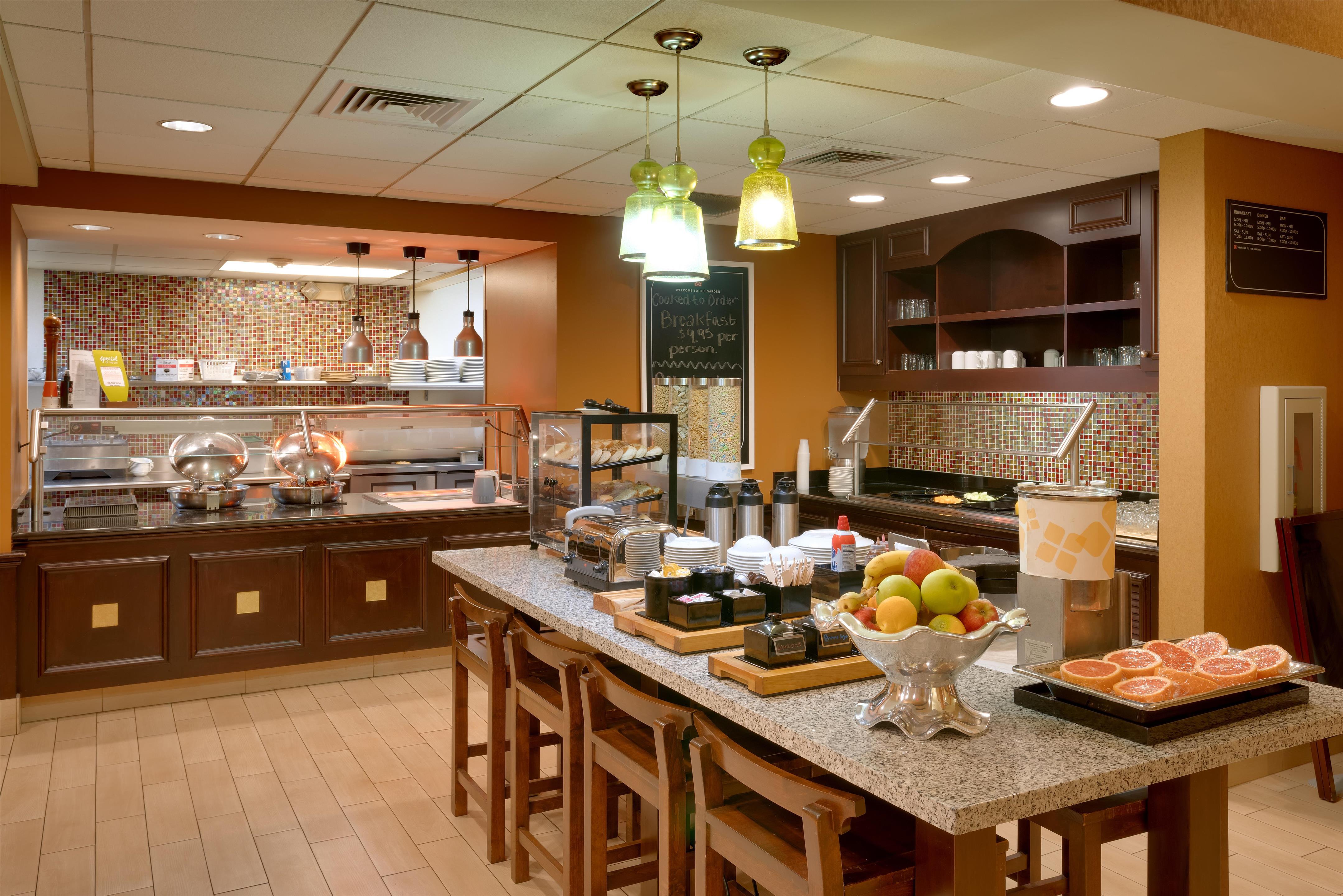 Lobby | Hilton Garden Inn Clarksville
