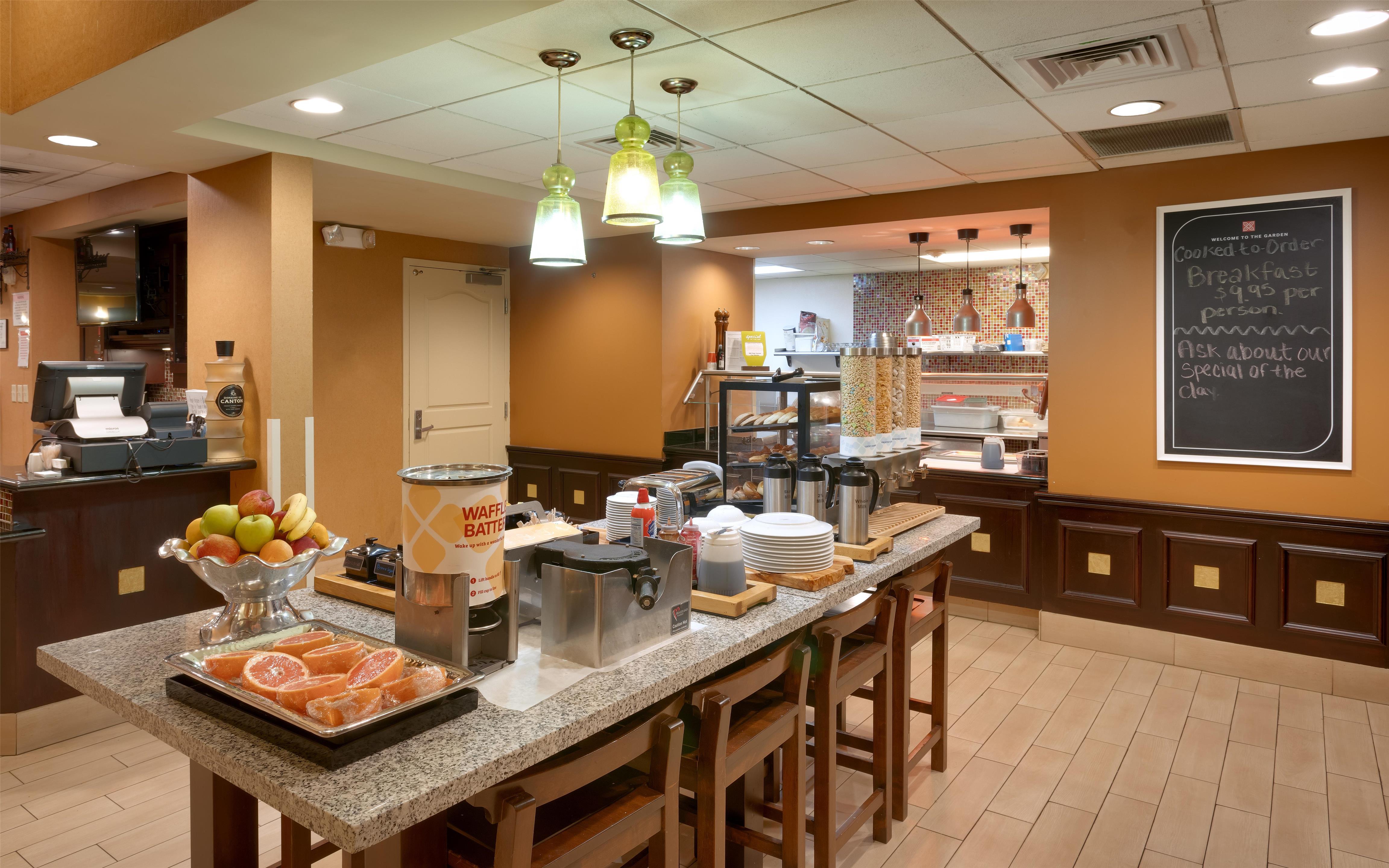 Lobby | Hilton Garden Inn Clarksville