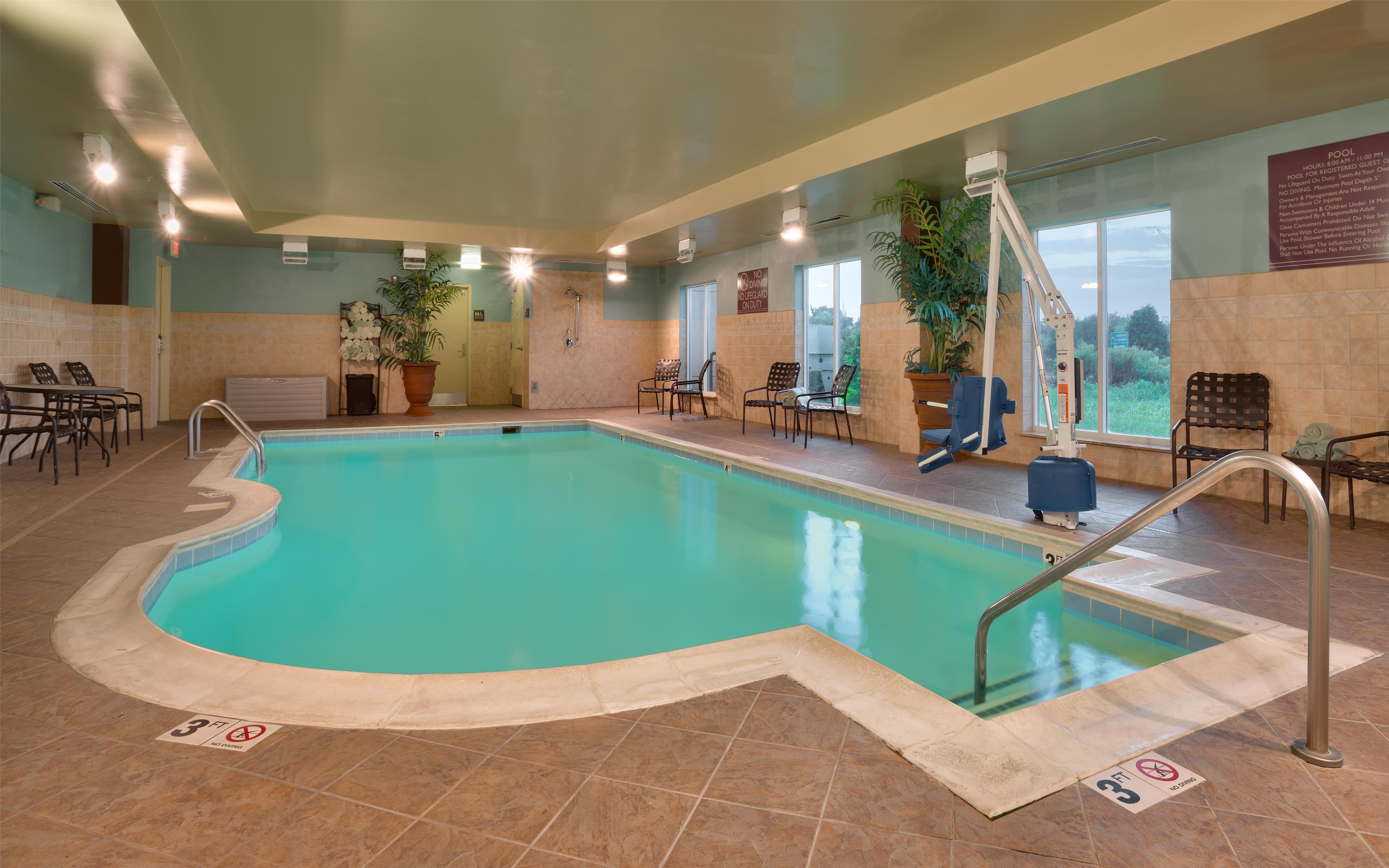Pool | Hilton Garden Inn Clarksville