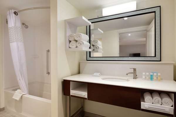  - Hampton Inn & Suites Downtown Nashville