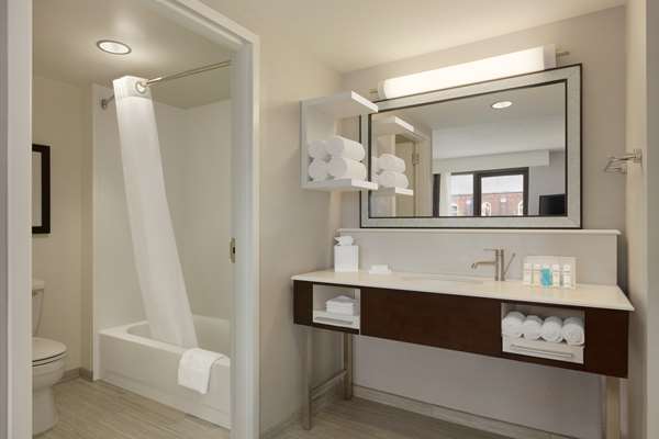  - Hampton Inn & Suites Downtown Nashville