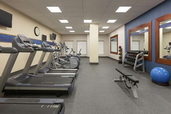 Fitness/ Exercise Room - Hampton Inn & Suites Downtown Nashville