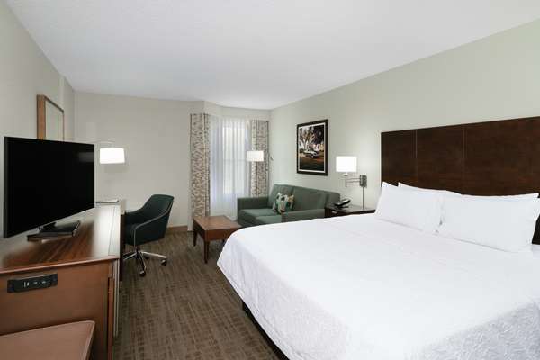  - Hampton Inn & Suites Franklin - I-65, Exit 68