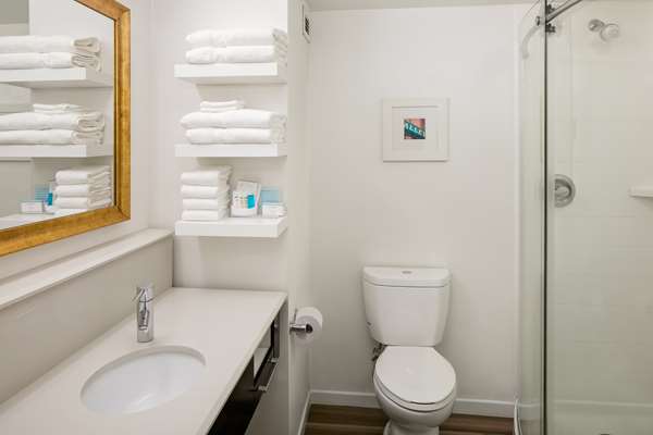  - Hampton Inn & Suites Airport Nashville - I-40, Exit 216