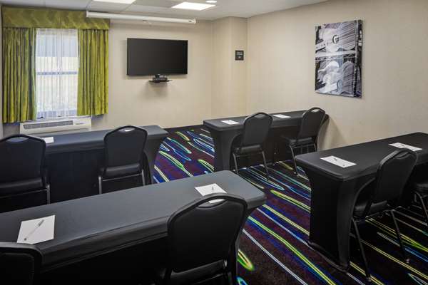  - Hampton Inn & Suites Airport Nashville - I-40, Exit 216