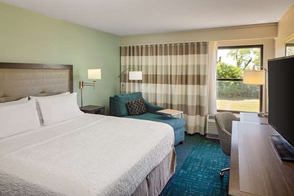  - Hampton Inn & Suites Airport Nashville - I-40, Exit 216