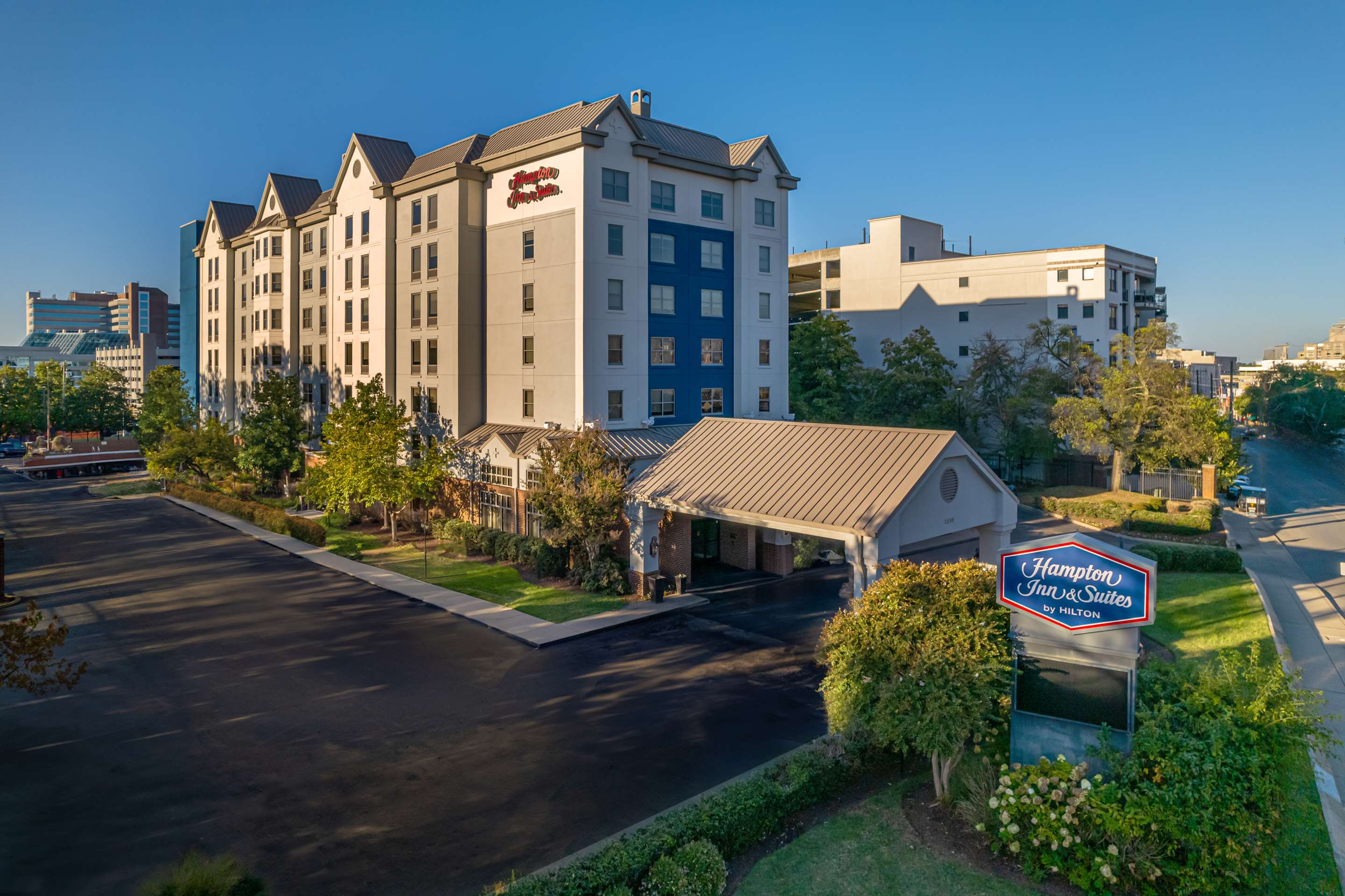 Exterior | Hampton Inn & Suites Nashville-Vanderbilt-Elliston Place