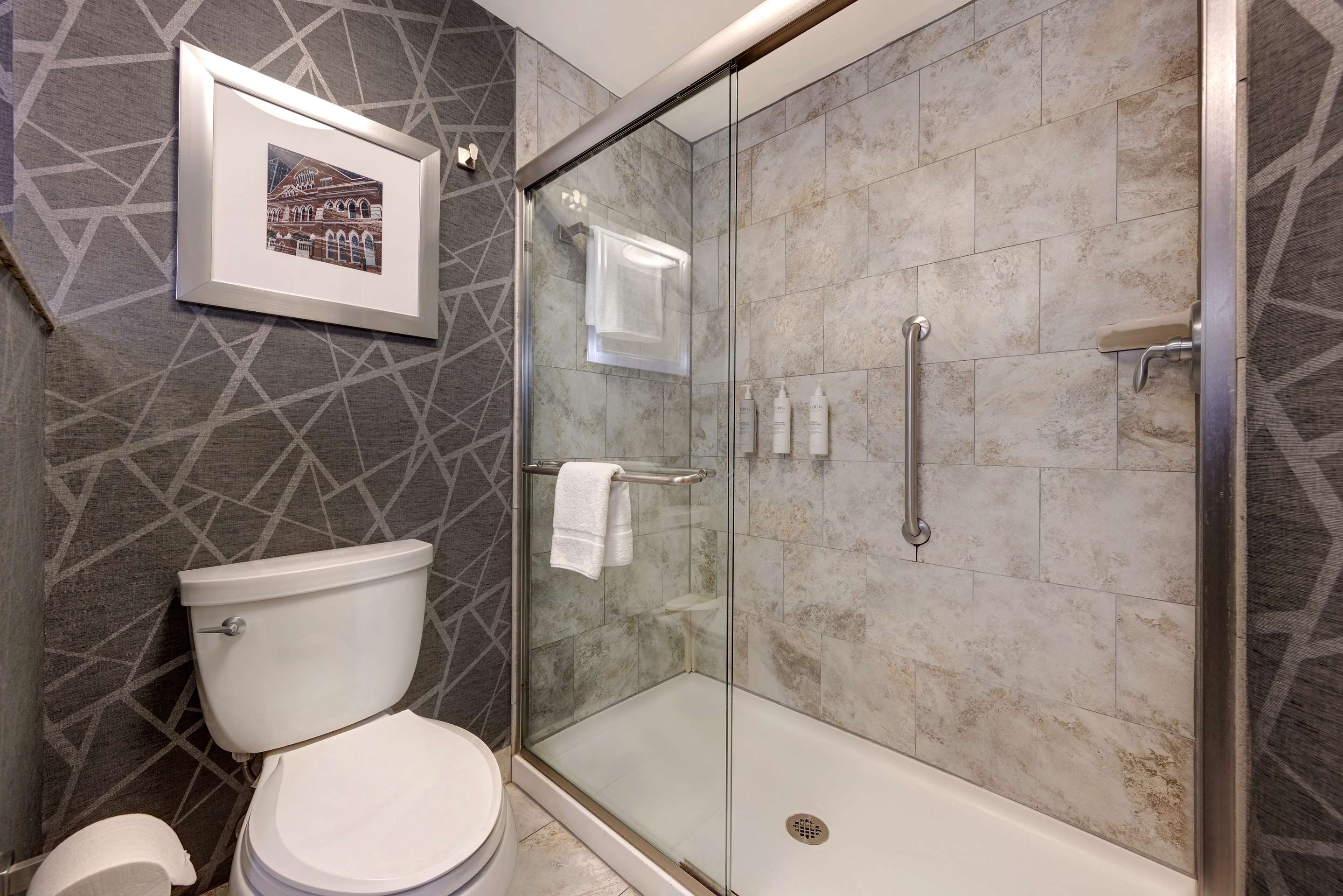 Guest room bath
