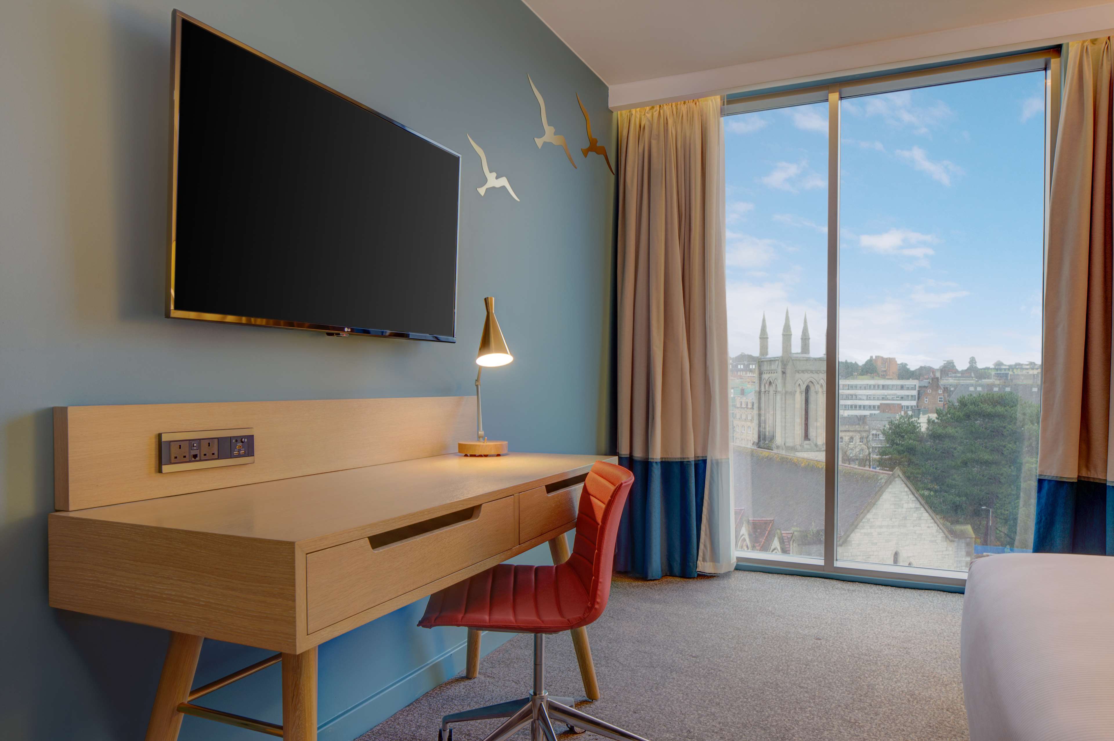 Hilton Bournemouth Room Type - KING GUEST ROOM