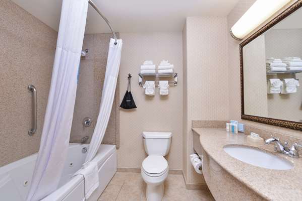  - Hampton Inn & Suites Meridian - I-84, Exit 46