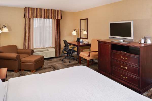  - Hampton Inn & Suites Meridian - I-84, Exit 46