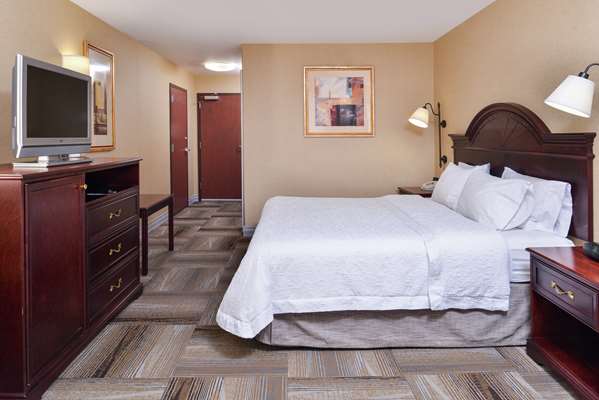  - Hampton Inn & Suites Meridian - I-84, Exit 46