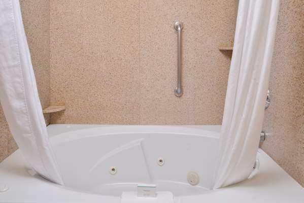  - Hampton Inn & Suites Meridian - I-84, Exit 46